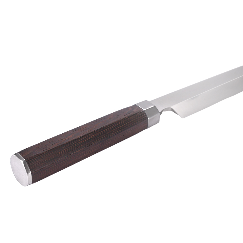 Cuchillo apuñalado con mango de madera