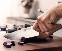 static/picture/Chef-Knife-vs-Utility-Knife-Which-Is-More-Versatile_1.jpg