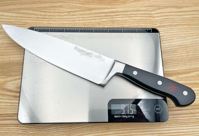 What's the Best Kitchen Knife for Meat Cutting at Home_1