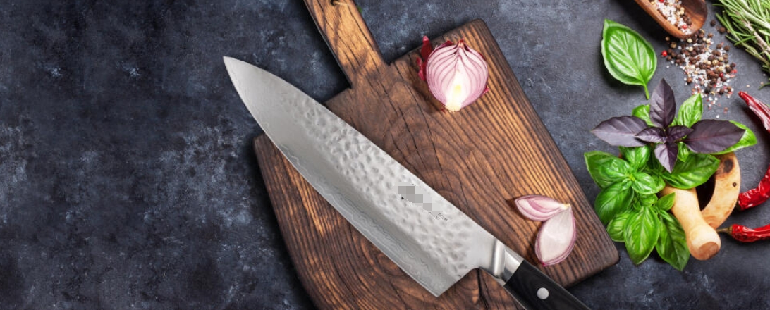 What's the Difference Between German and Japanese Knife Sets_2