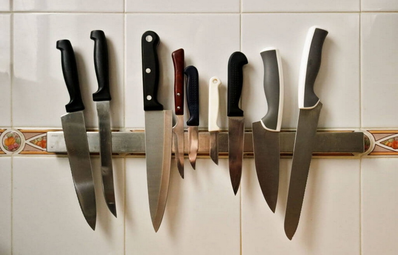 How Do You Dispose of Old Kitchen Knives?