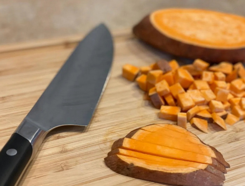 What Are The Key Factors To Consider When Choosing A Kitchen Knife Set?
