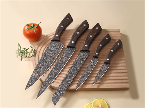Is Stainless Knife Set Better Than Ceramic?