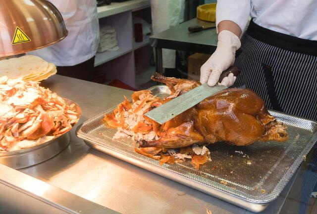 ¿Cuáles son algunos consejos prácticos para elegir los cuchillos de carne adecuados para necesidades específicas?